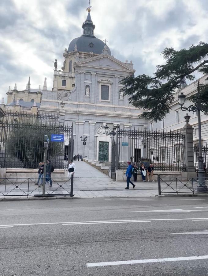 Hostal Arenal Madrid Exterior photo